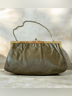 Etra Vintage Leather Kisslock Clutch Bag Gold Frame Chain Strap Beige Evening